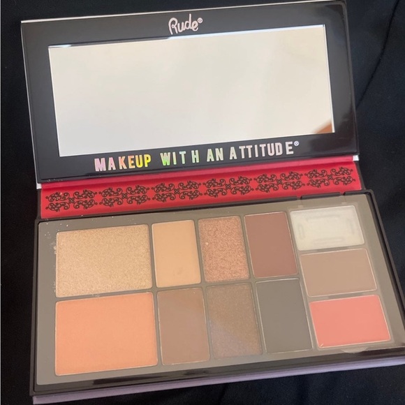 NEW Rude Cosmetics Queen of Hearts Makeup Palette - Picture 2 of 3